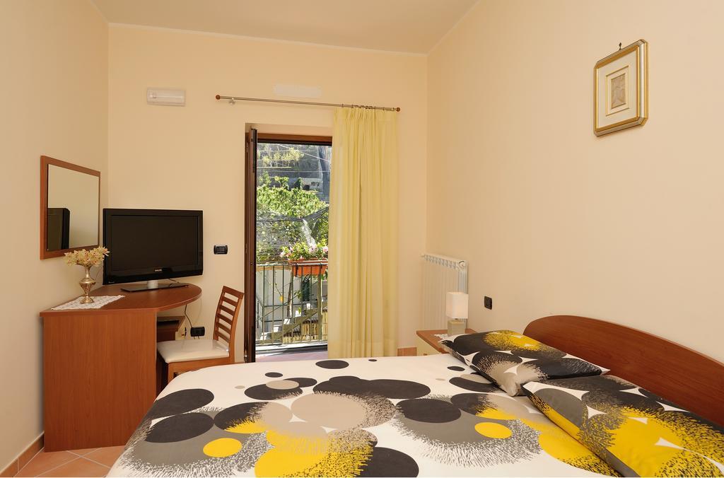 Lemon Garden Apartment Амалфи Стая снимка